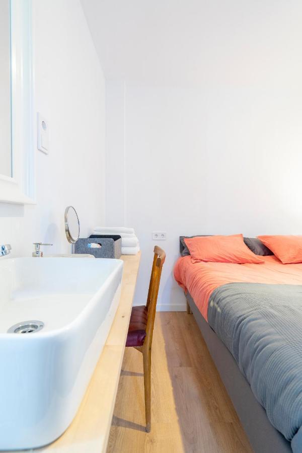 Independent Room Close To Ifema Y Aeropuertob Madrid Exterior photo